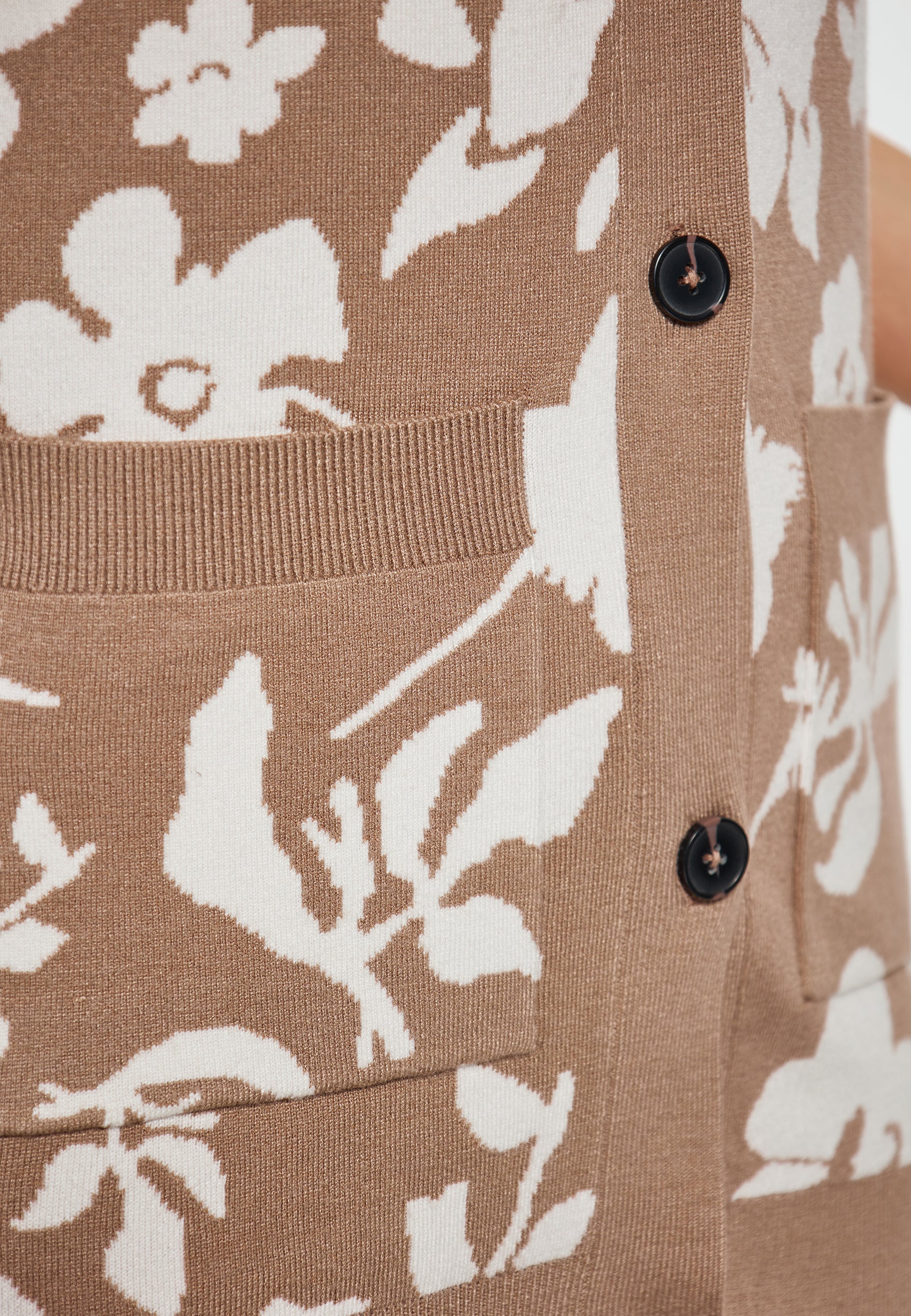 usha Women's Sweater Vest